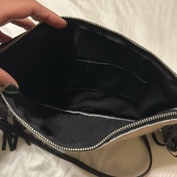 Cowhide crossbody - Picture 4 of 6